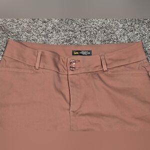 Lee Women's Dusty Rose Straight Leg Regular Fit Mid Rise Chinos Size 12 Medium